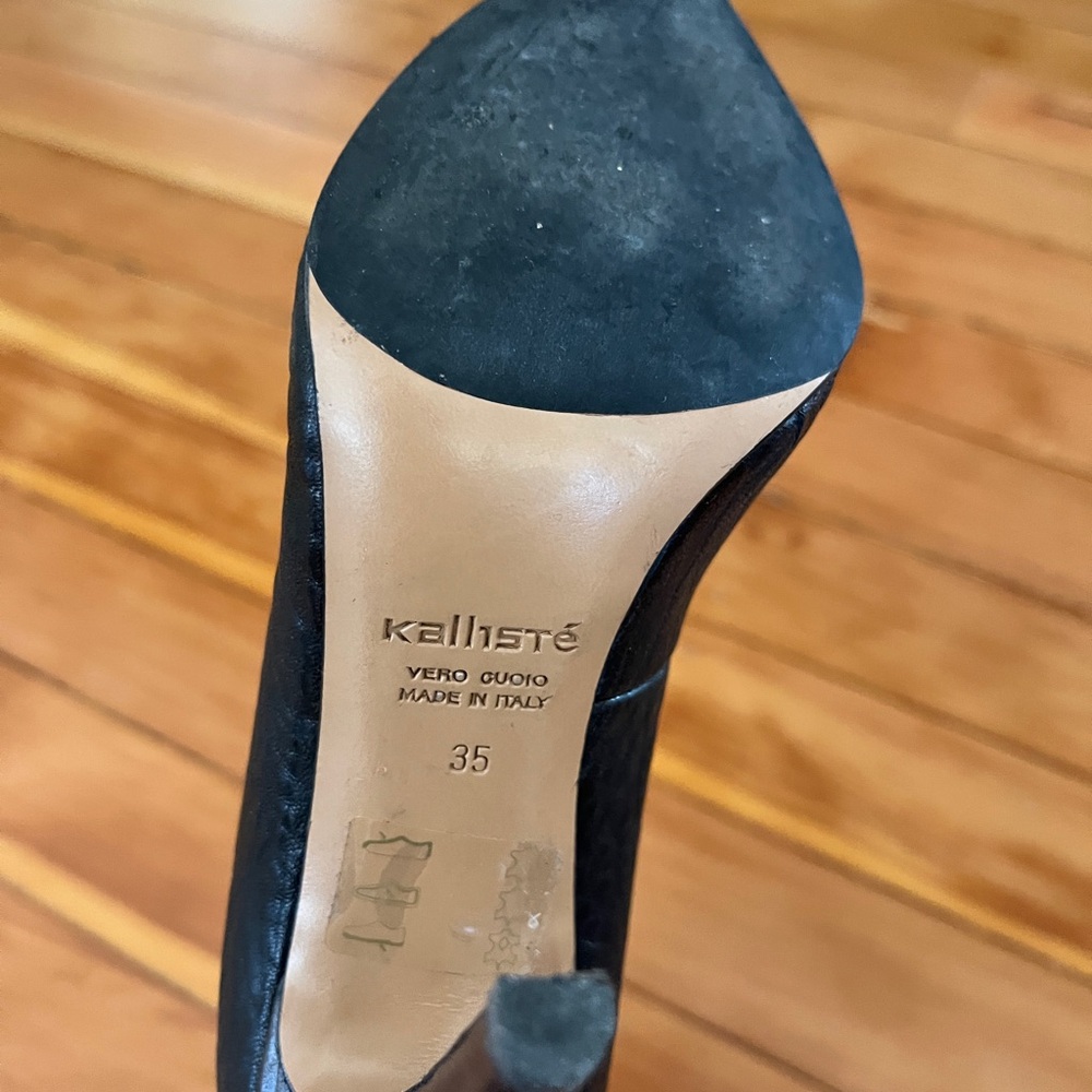 Italian leather high heels shoes with crocodile details size 35 eu